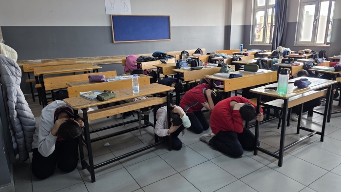 1 yılda 37 bin öğrenciye hem eğitim hem tatbikat